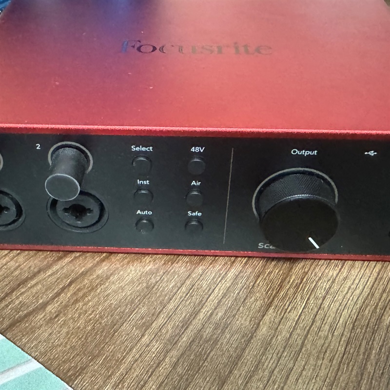 Focusrite Scarlett 4i4 Gen4の画像